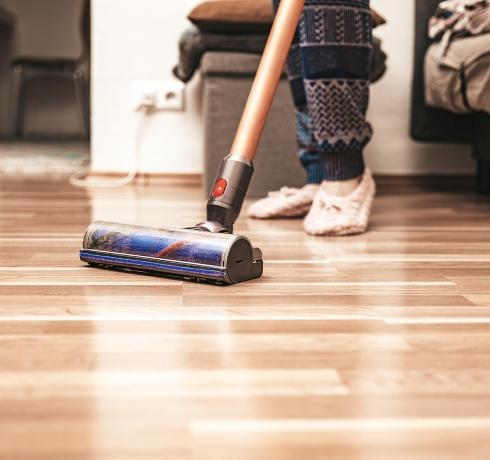 How to Deep Clean Laminate Floors: A Step-by-Step Guide